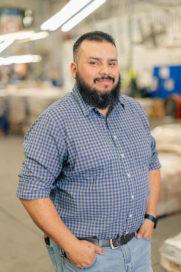Daniel Reyes – Shipping Manager